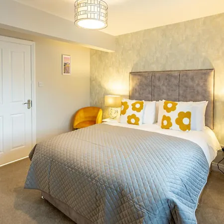 No 20 Village * Killarney